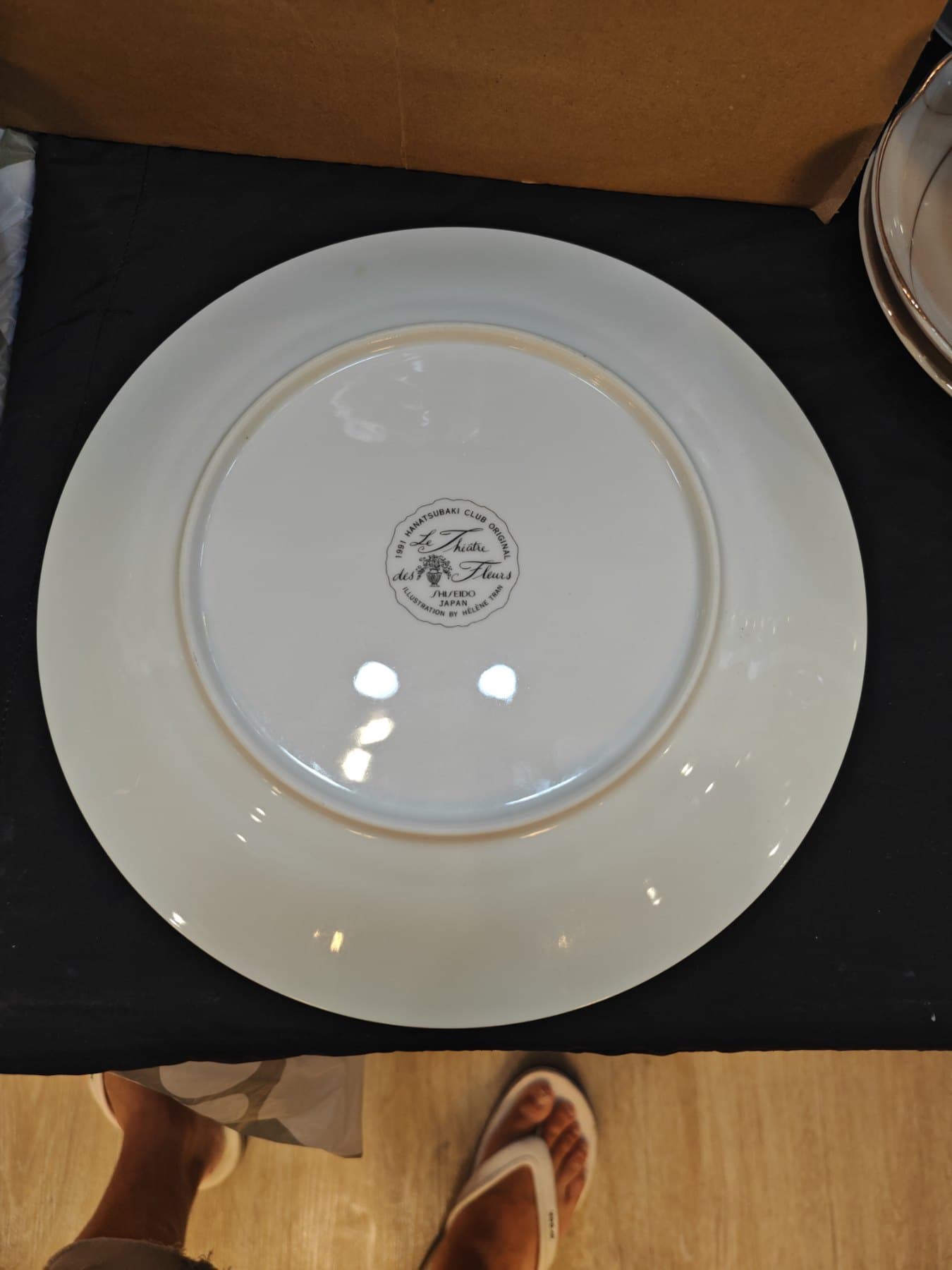 1991 Shiseido Hanatsubaki Club “Le Théâtre des Fleurs” Hélène Tran Porcelain Display Plate